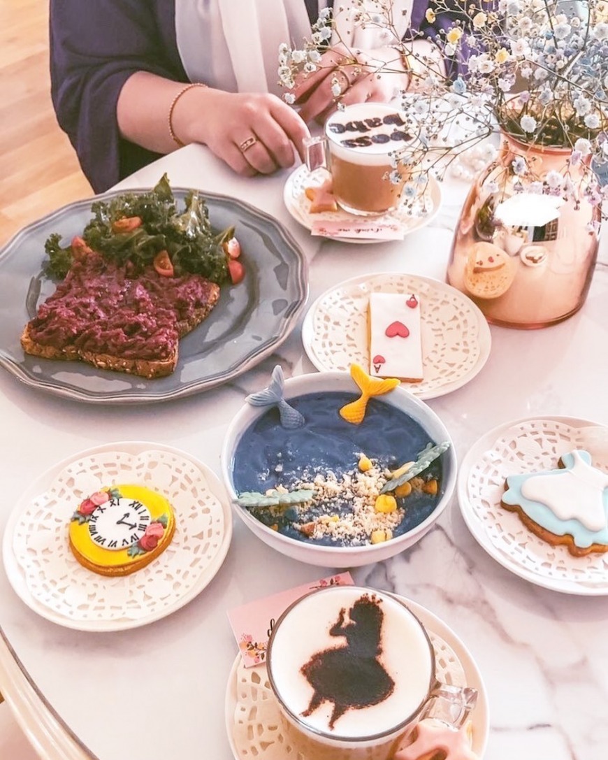Alice in Wonderland themed menu in Dubai Alice in Wonderland themed menu in Dubai